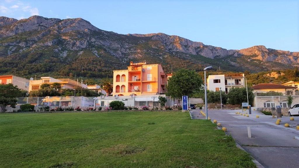 Apartment Ana - Gradac غراداك المظهر الخارجي الصورة
